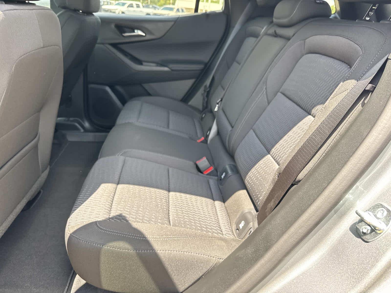 2027 Chevrolet Equinox LT - Photo 8
