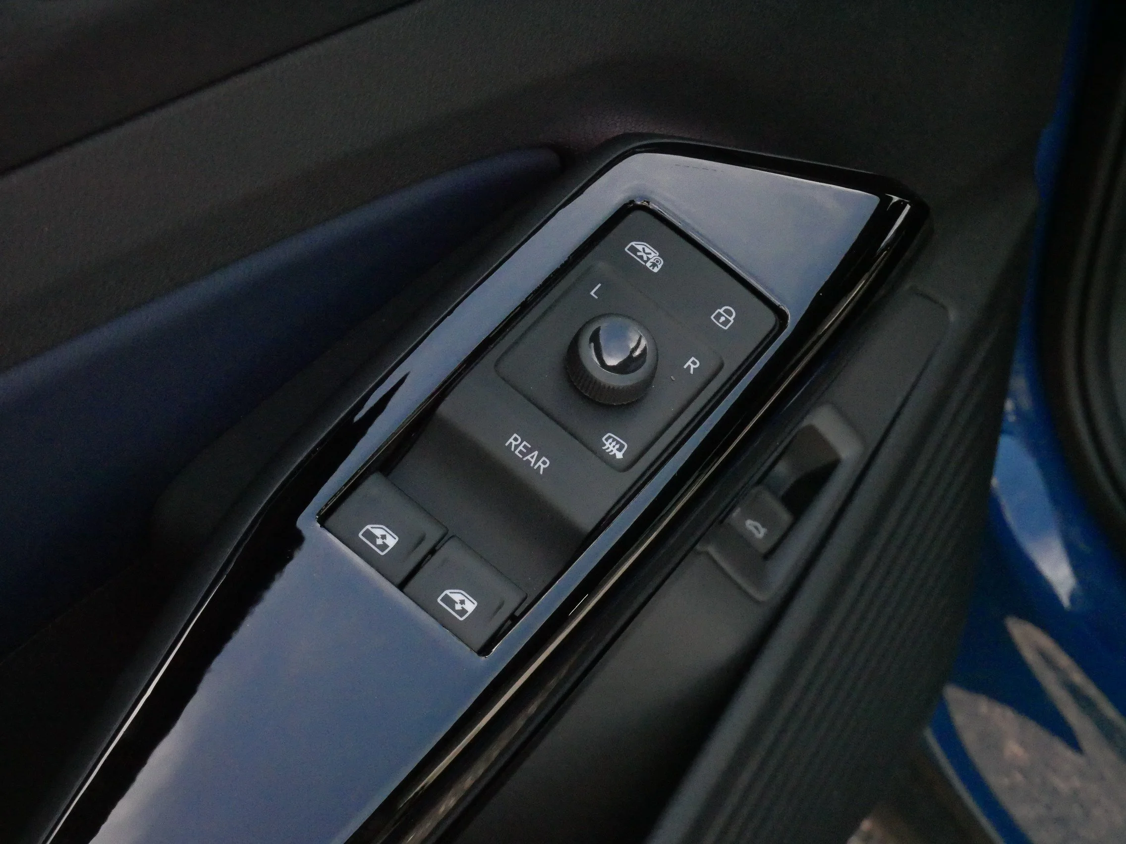 Certified Used 2025 Mountain Lake Blue Metallic Volkswagen Pro S image 19