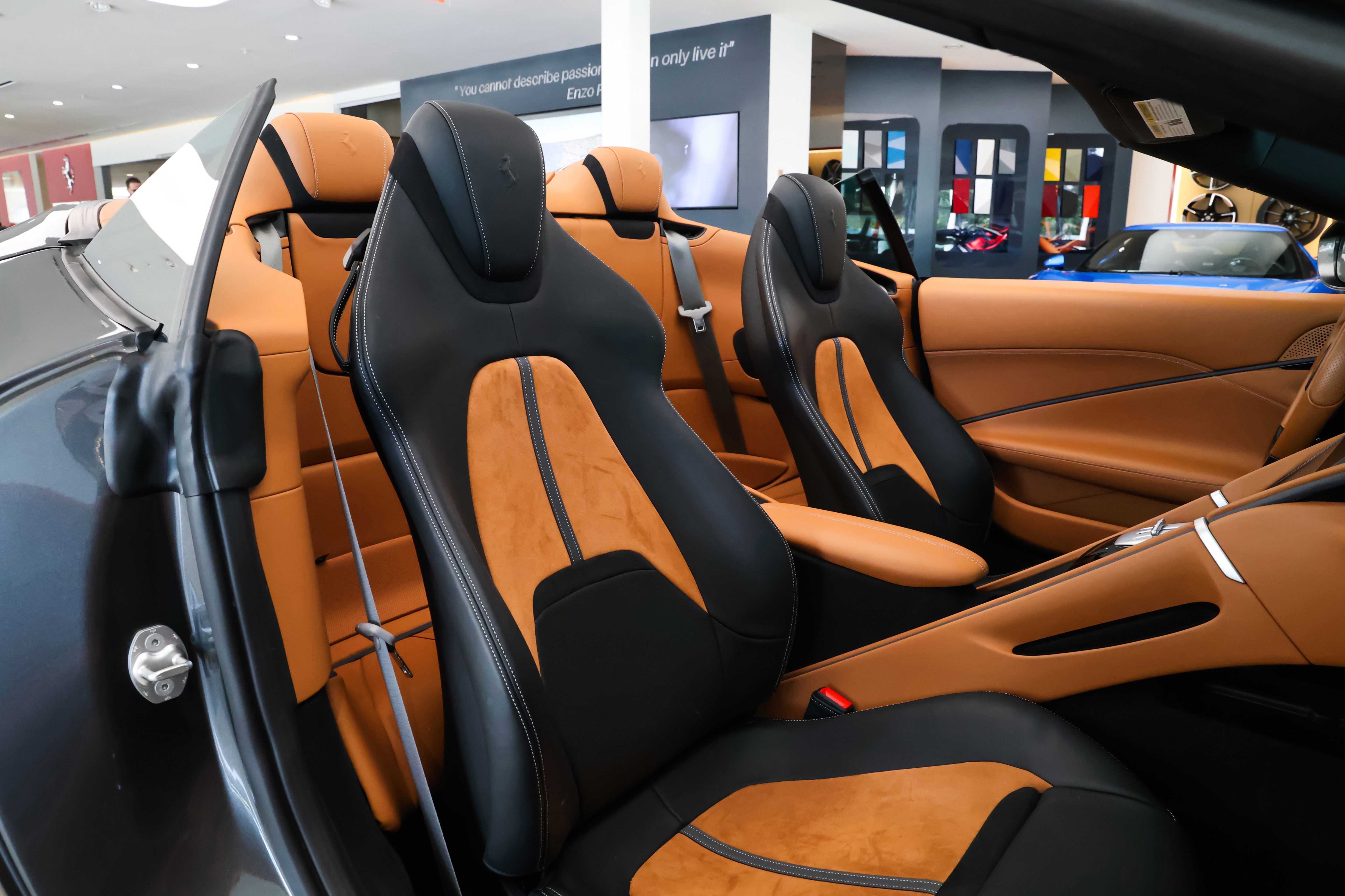 Used 2025 Grigio Silverstone Ferrari  image 19