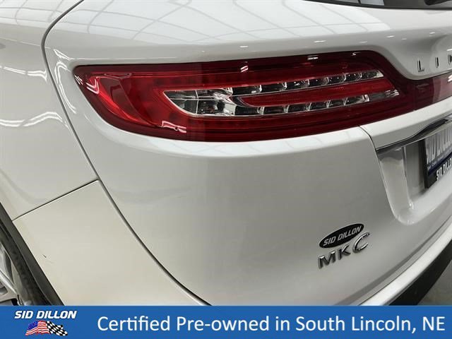 Certified Used 2019 White Platinum Metallic Tri-Coat Lincoln Reserve image 24