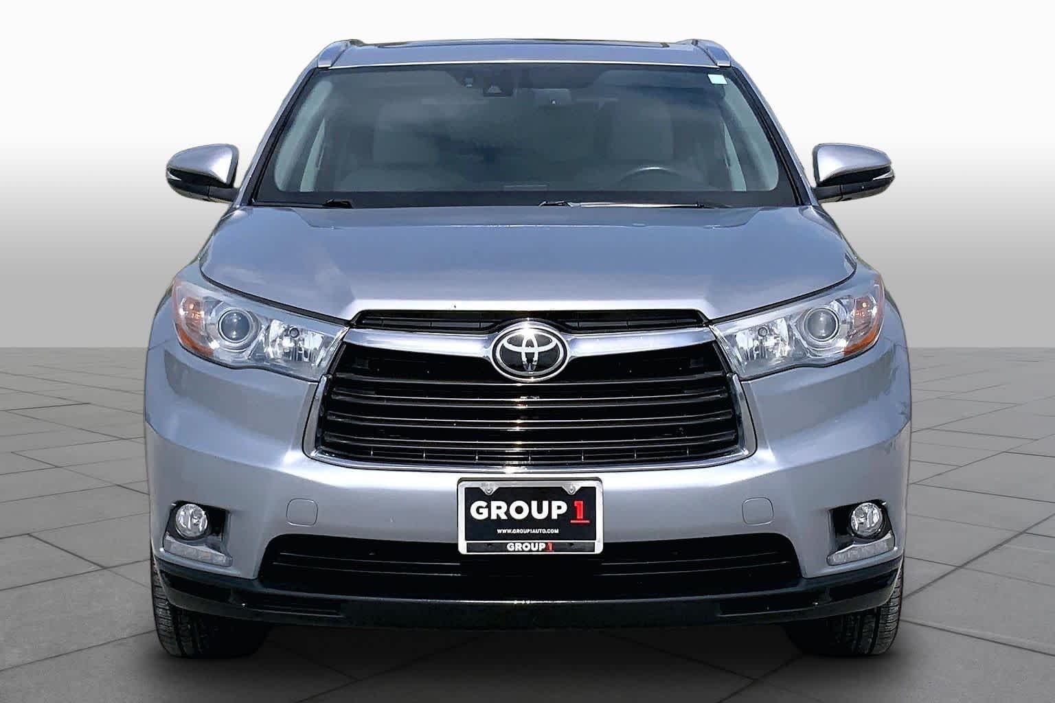 Used 2016 Silver Sky Metallic Toyota Limited Platinum image 4