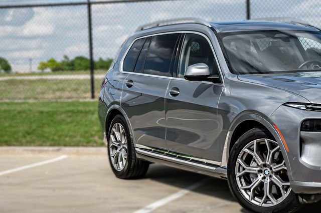 Used 2024 Gray BMW xDrive40i image 7
