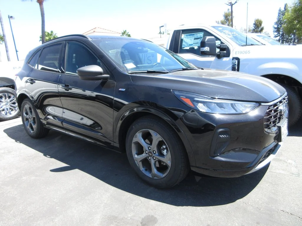 Certified Used 2023 Agate Black Metallic Ford ST-Line image 4