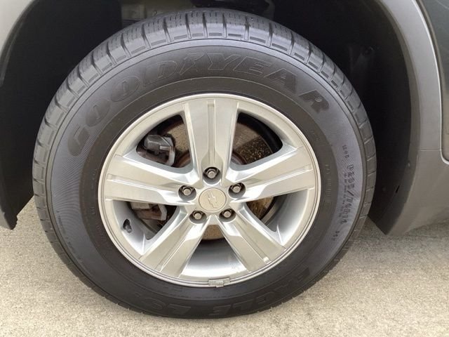 Used 2020 Gray Chevrolet LS image 5