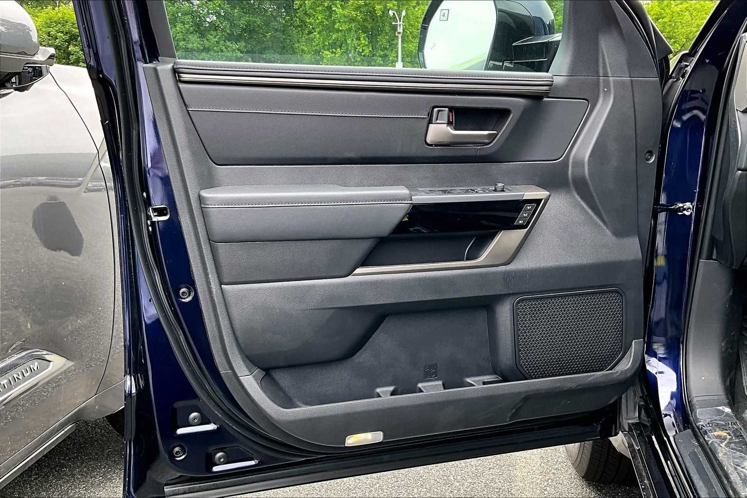 2025 Toyota Tundra Limited - Photo 10