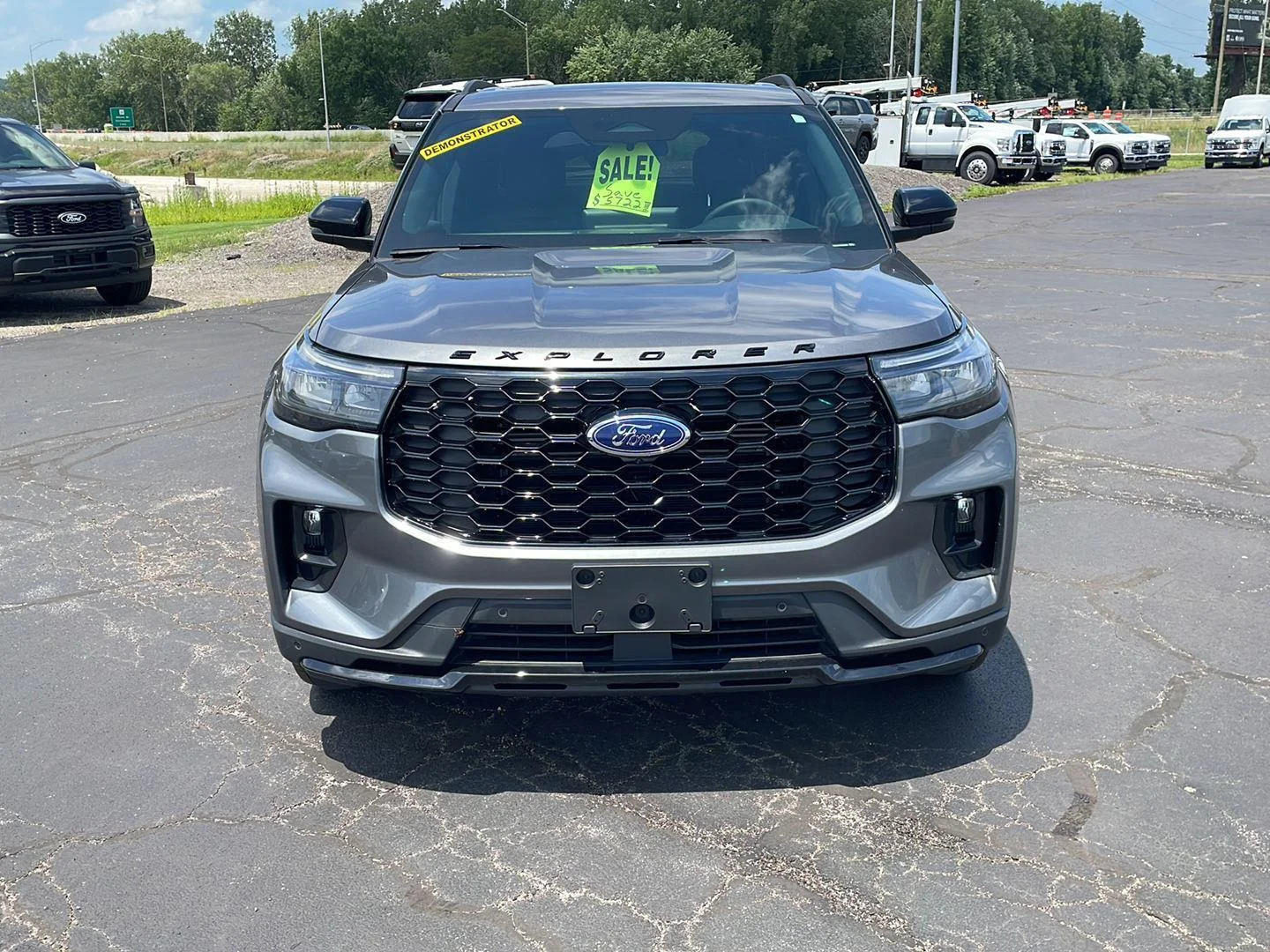 New 2026 Carbonized Gray Metallic Ford ST-Line image 8