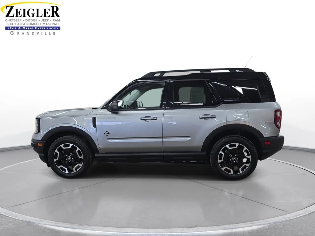 Used 2022 Silver Ford Outer Banks image 8