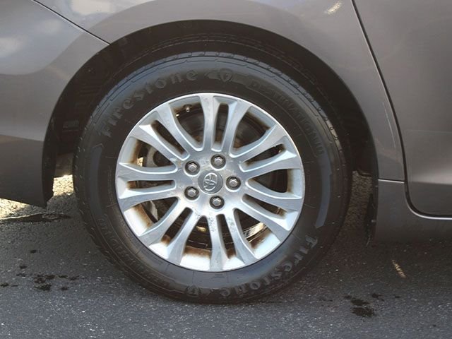 Used 2013 Predawn Gray Mica Toyota XLE image 7