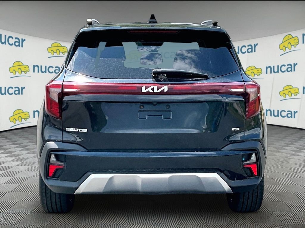 Used 2024 Fusion Black Kia SX image 5