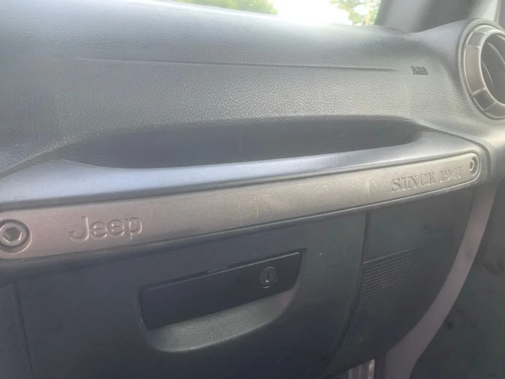 Used 2018 Billet Silver Metallic Clearcoat Jeep Unlimited Sport image 17