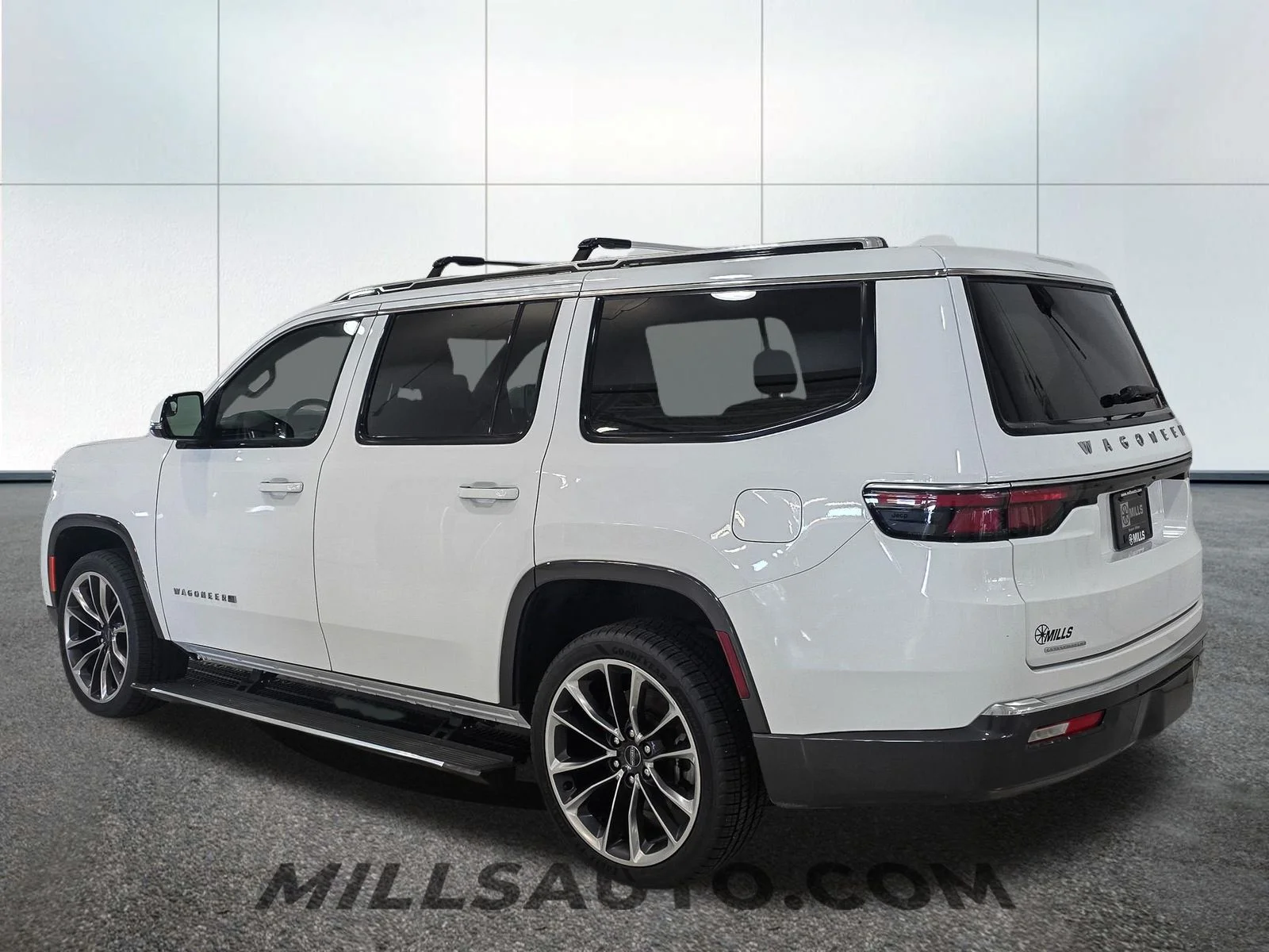 Used 2022 White Jeep Series III image 4