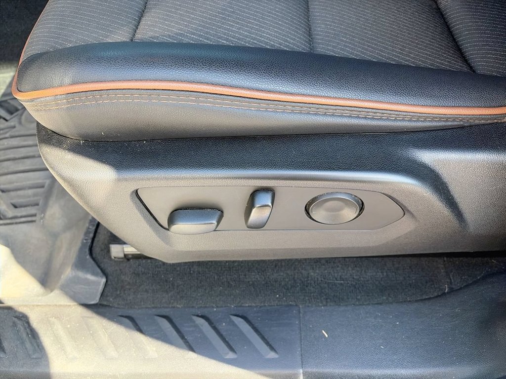 Used 2023 DYNAMIC BLUE METALLIC GMC 4WD AT4 image 16