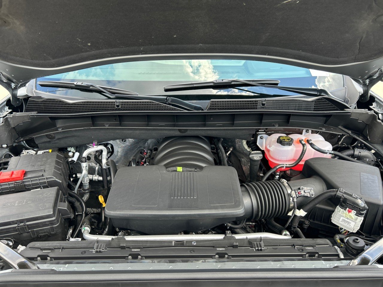 2026 GMC Sierra 1500 SLT - Photo 8