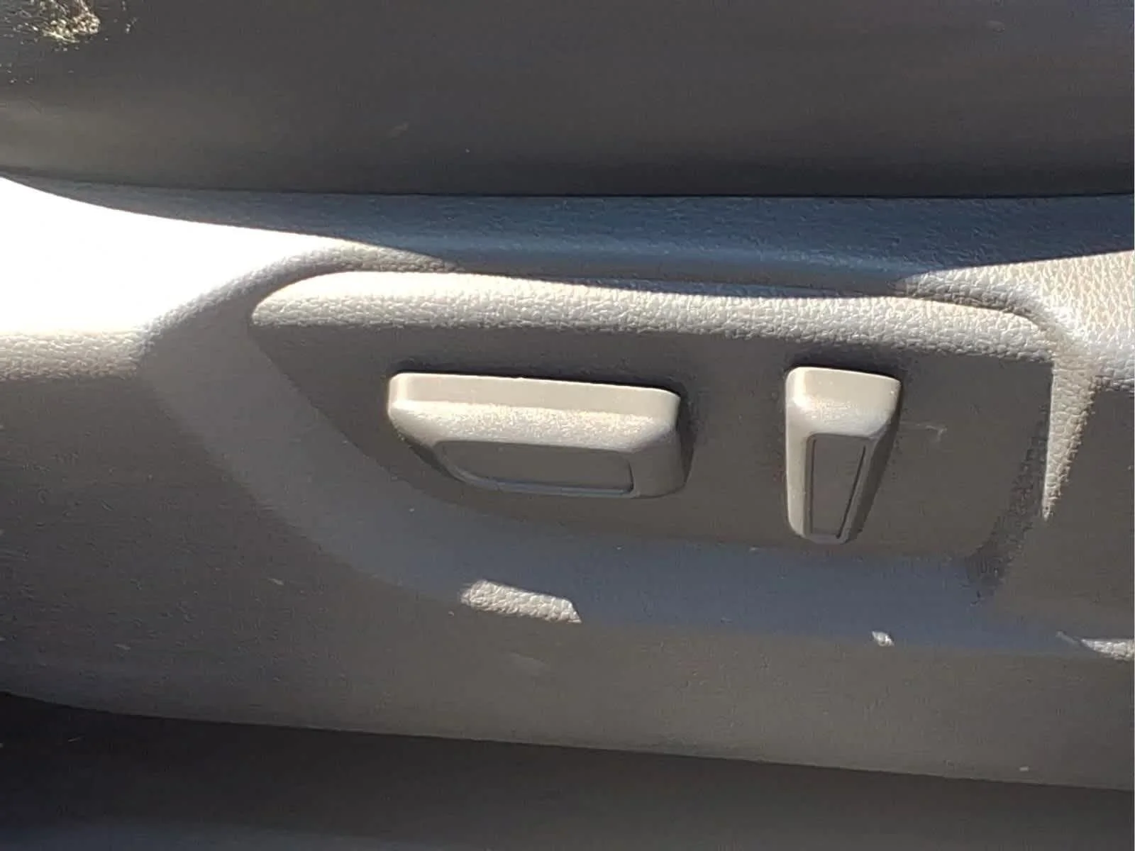 Used 2024 Alloy Silver Metallic Mitsubishi SE image 15