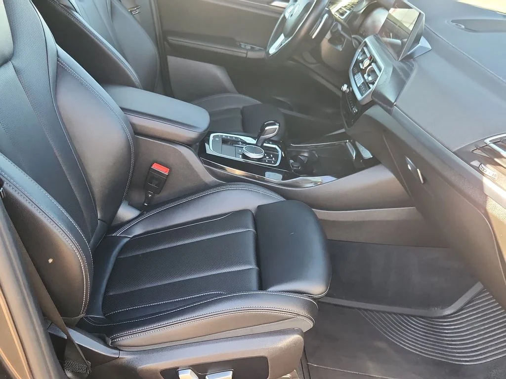 Used 2023 Black BMW xDrive30i image 17