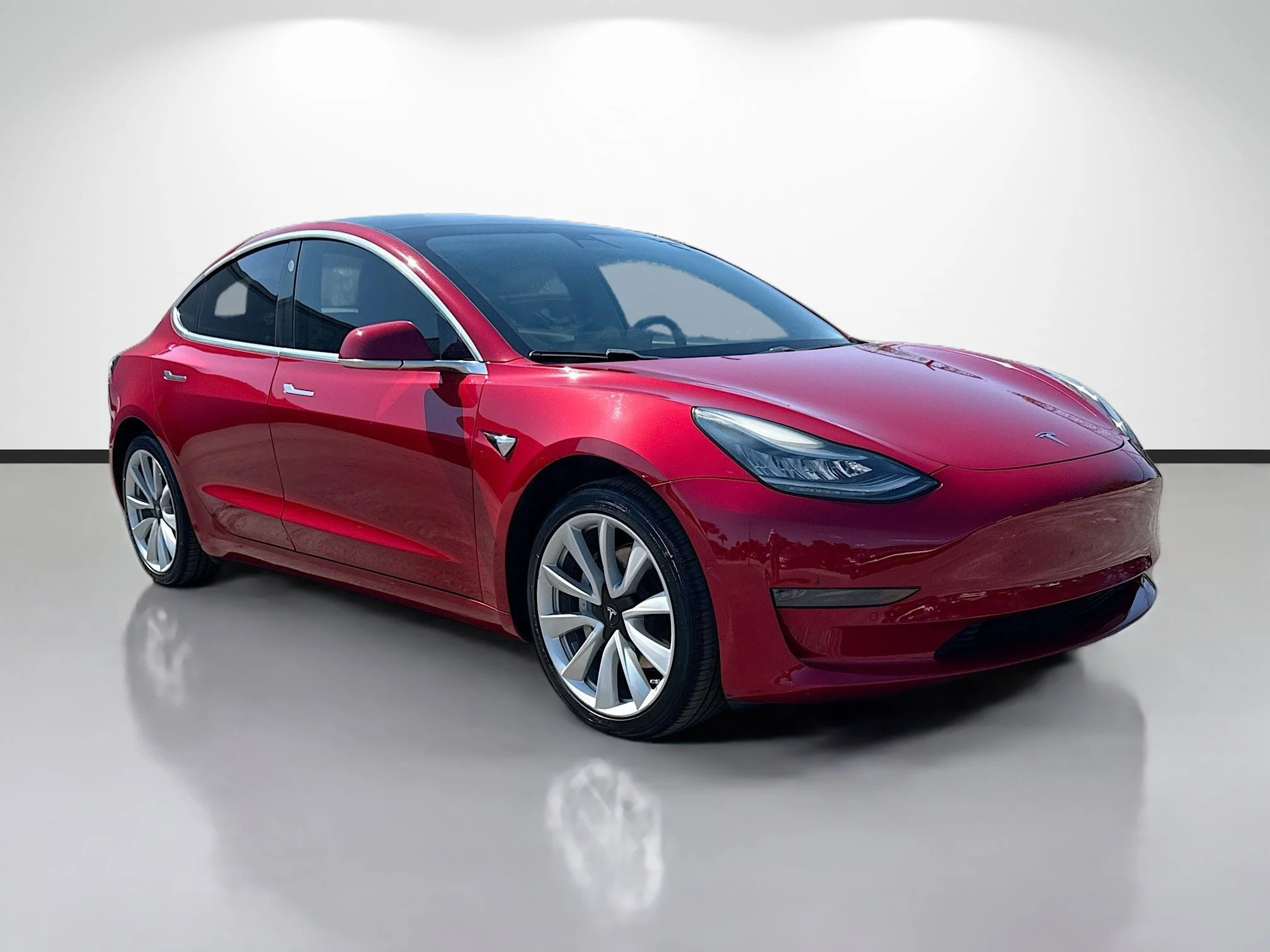 2019 Tesla Model 3 Standard Range Plus's photo