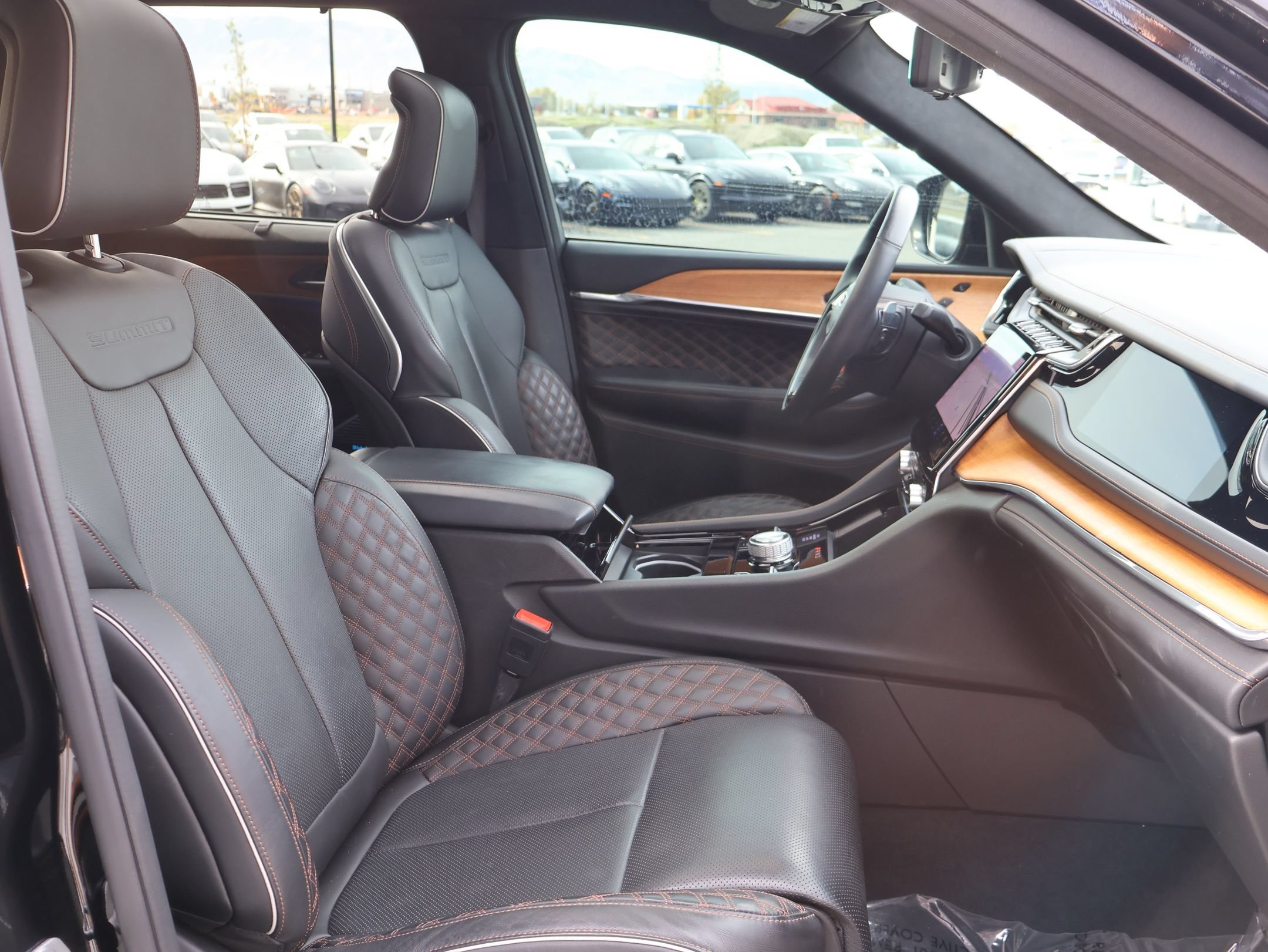 Used 2023 Diamond Black Crystal Pearlcoat Jeep Summit Reserve image 29
