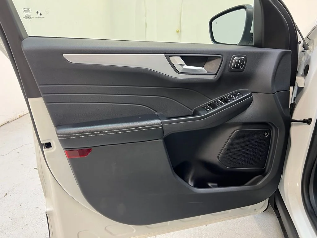 Used 2023 White Ford Platinum image 12