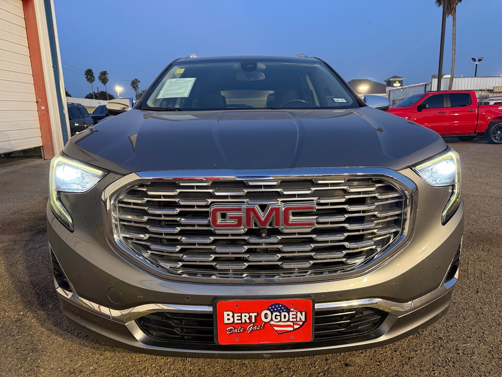 Used 2018 Gray GMC Denali image 2