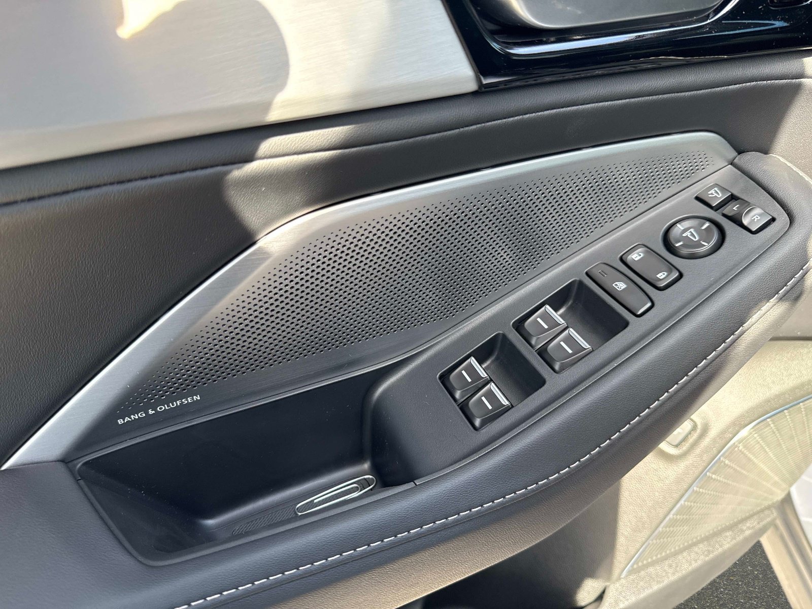 Used 2026 Solar Silver Metallic Acura w/Technology Package image 18