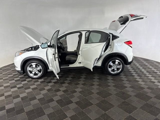 Used 2018 White Honda LX image 11