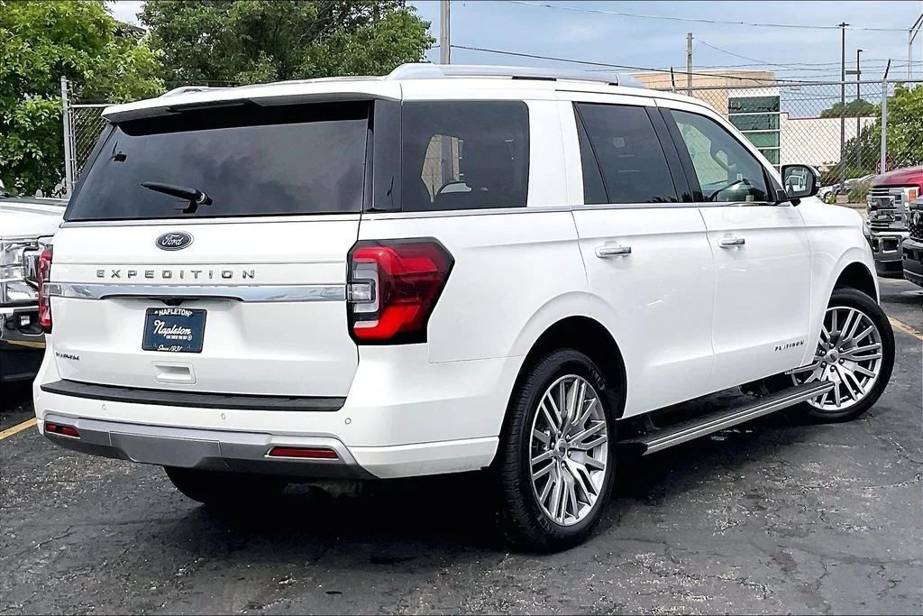 Used 2022 White Ford Platinum image 12