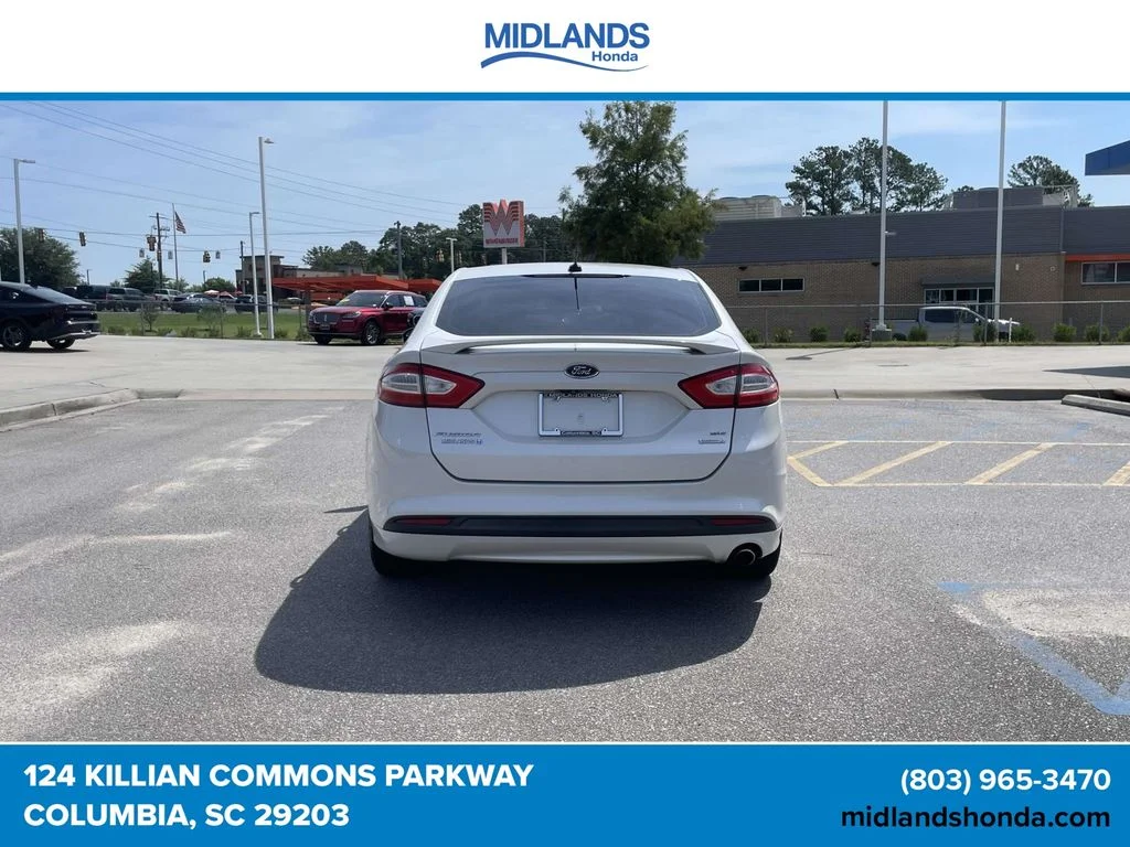 Used 2016 White Platinum Clearcoat Metallic Ford SE image 5