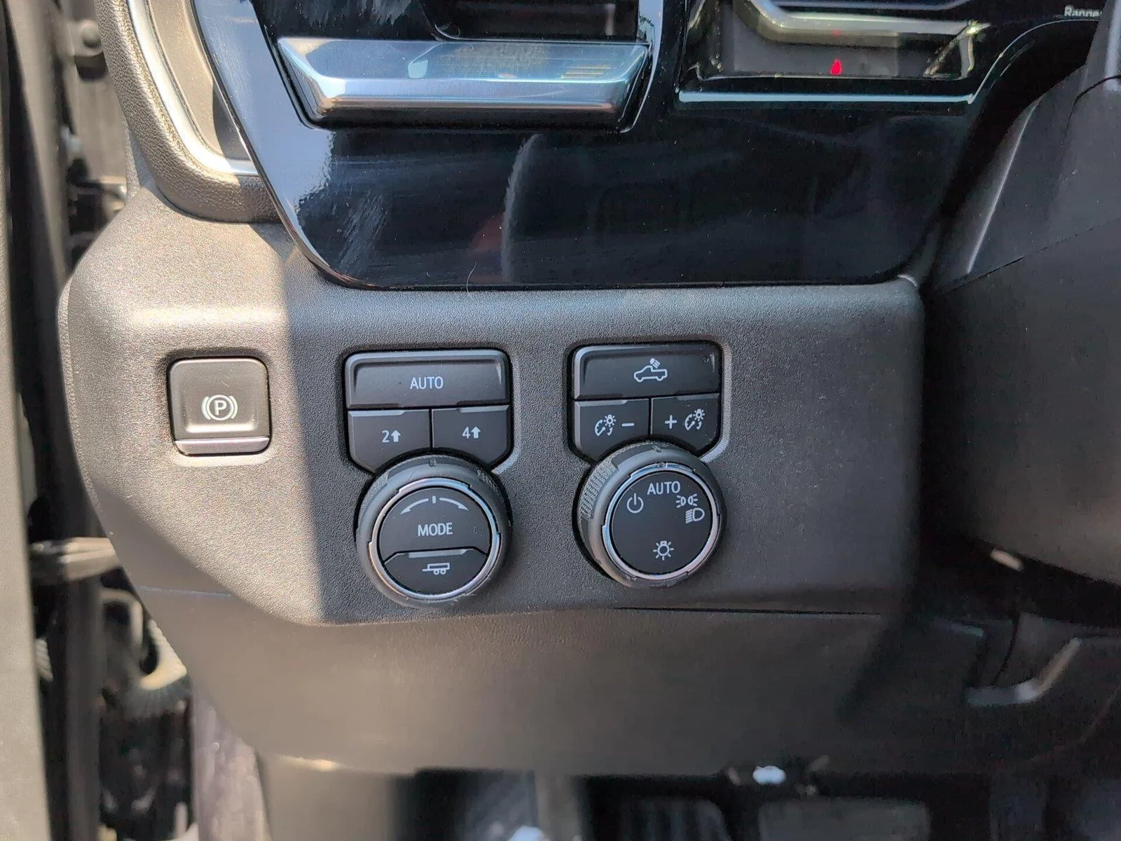 Used 2023 DARK ASH METALLIC Chevrolet LT image 27