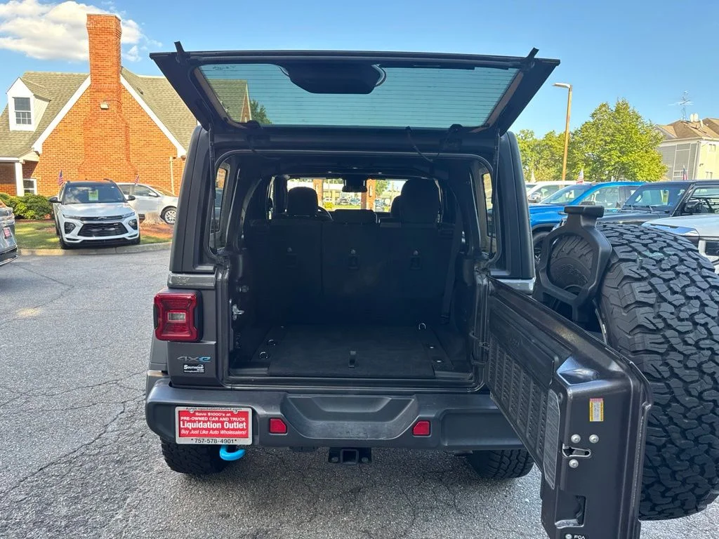 Used 2024 Gray Jeep Rubicon 4xe image 11