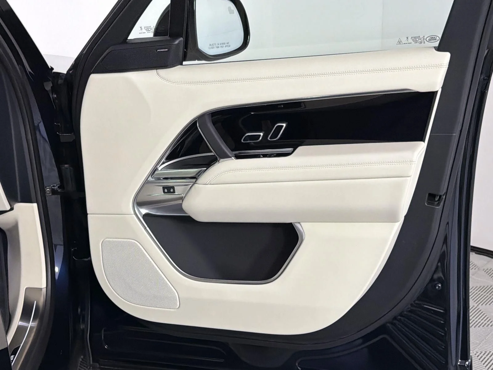 2026 Land Rover Range Rover SE - Photo 30