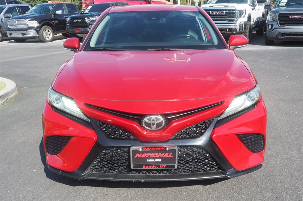2019 Toyota Camry XSE photo 2
