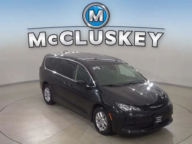 Used 2023 Black Chrysler LX image 33
