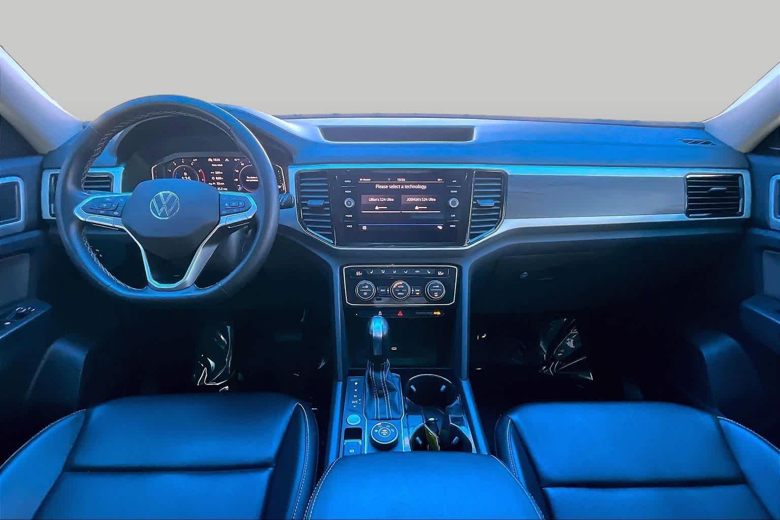 Used 2022 Tourmaline Blue Metallic Volkswagen 3.6L V6 SE w/Technology image 15