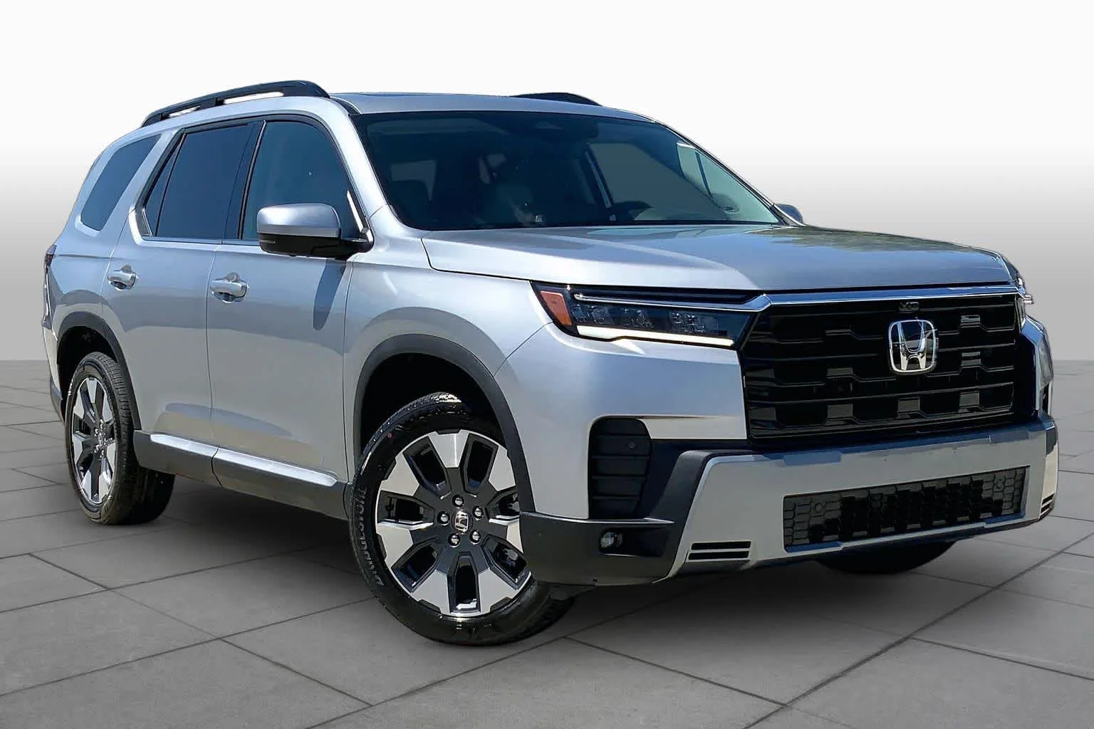 New 2026 Solar Silver Metallic Honda Touring image 2