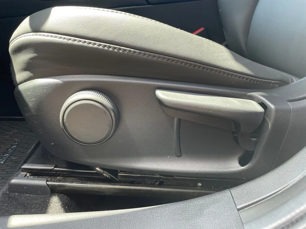 Used 2022 Machine Gray Mazda Select image 13