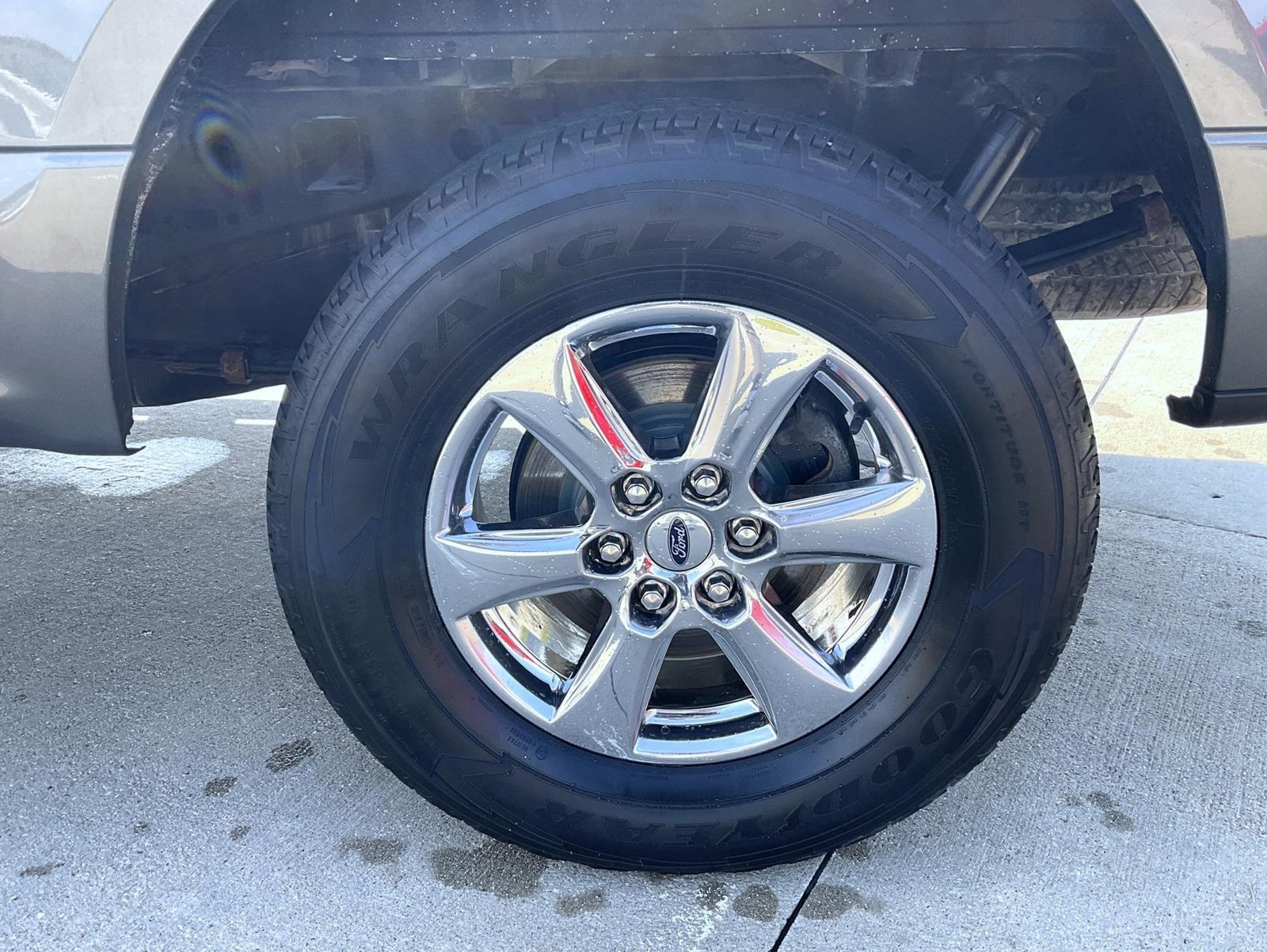 Used 2019 Gray Ford XLT image 23