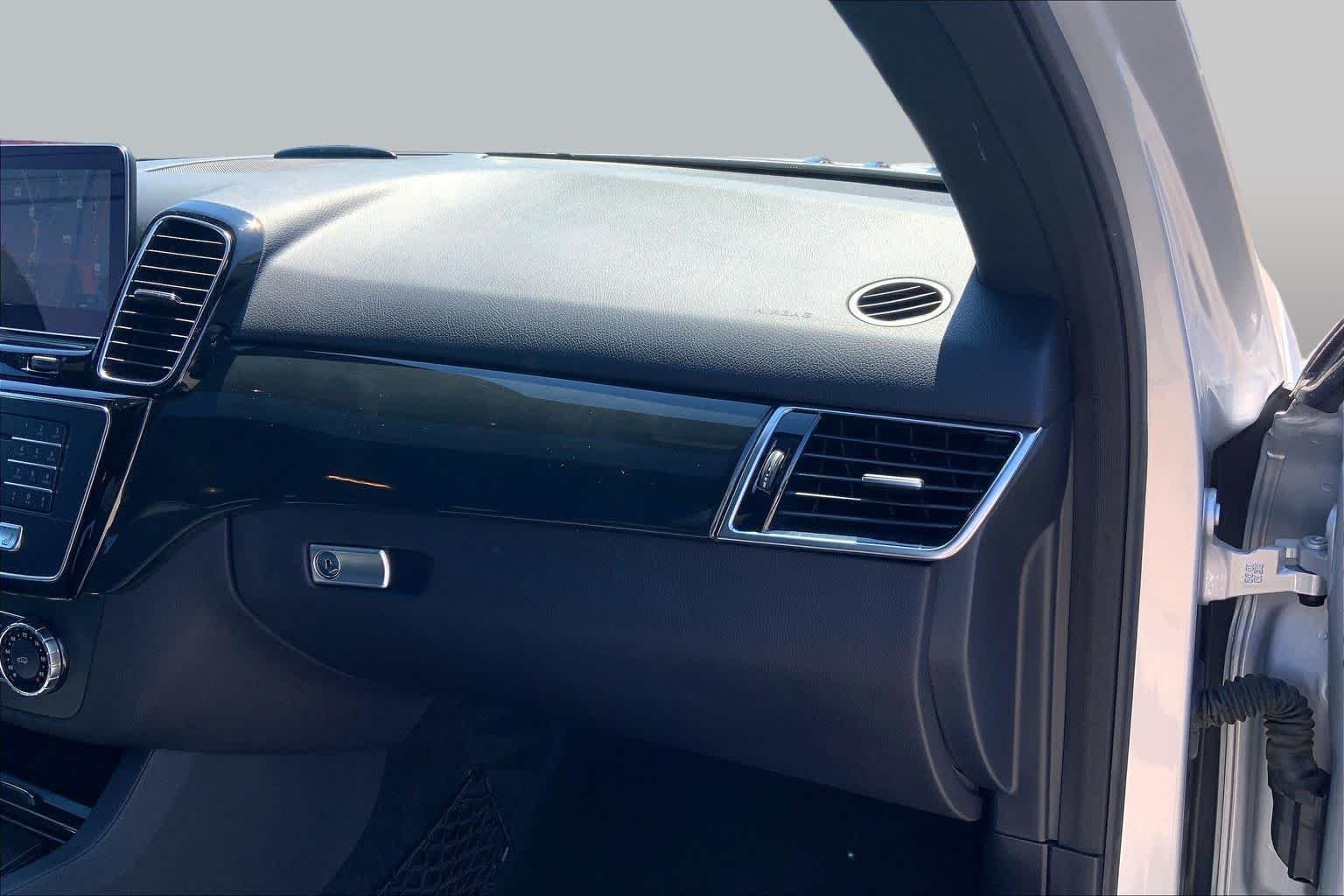 Used 2018 Iridium Silver Metallic Mercedes-Benz GLE 350 image 18