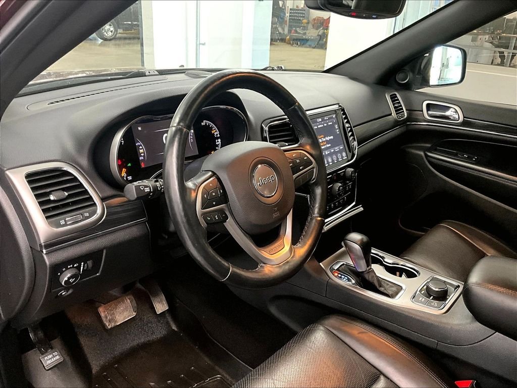 Used 2020 Velvet Red Pearlcoat Jeep Limited image 8