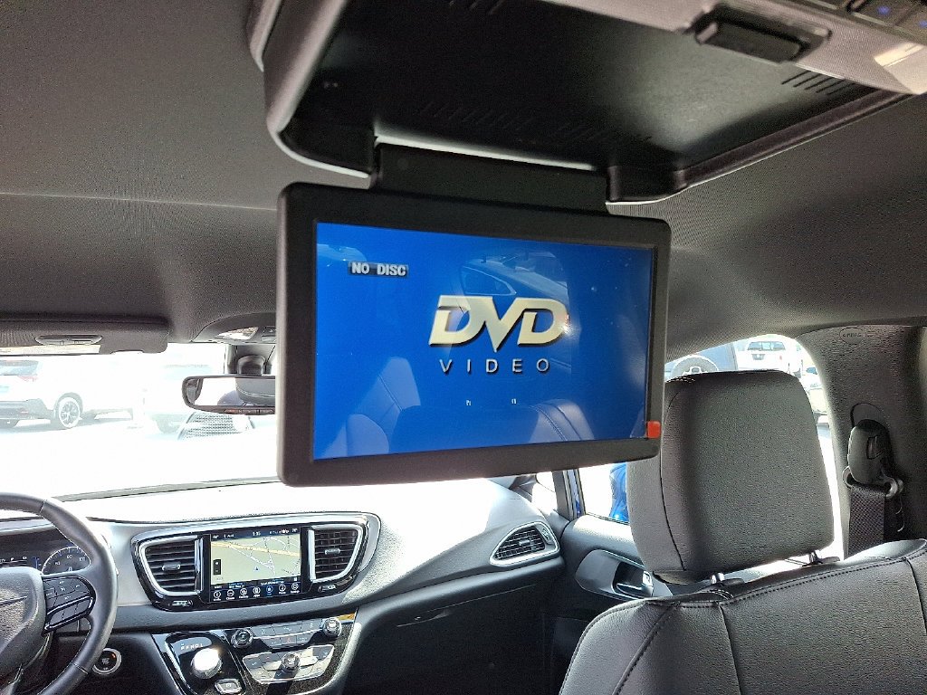 Used 2020 Blue Chrysler Touring L image 13