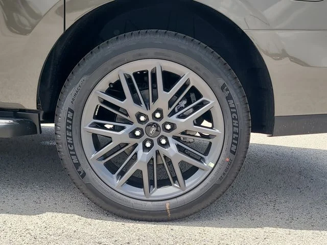 New 2027 Gray Ford Platinum image 8