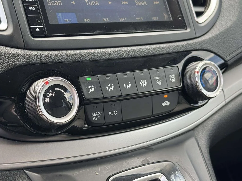 Used 2016  Honda EX image 19
