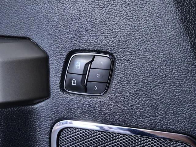 Used 2020 Black Ford Lariat image 28
