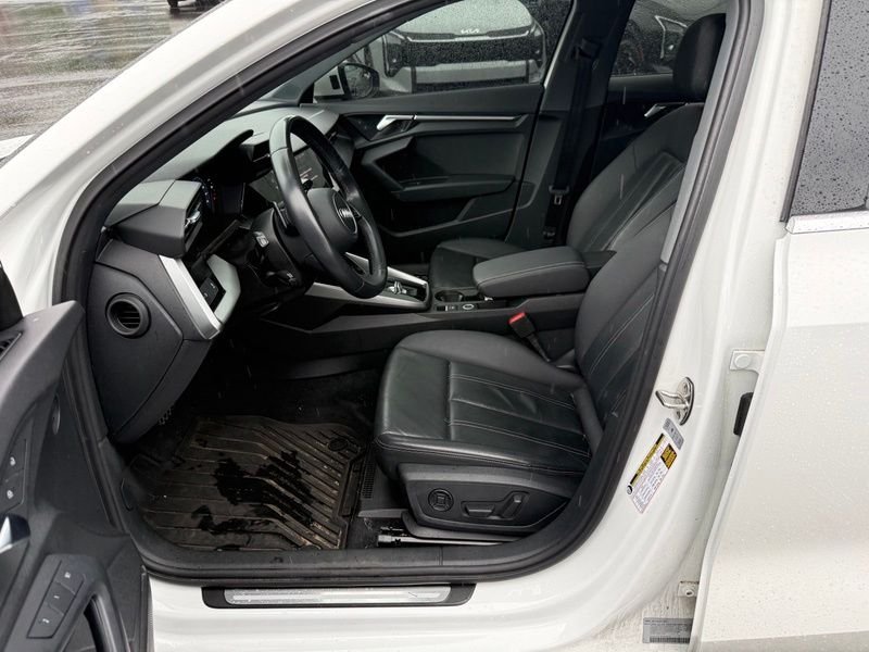 Used 2022 White Audi 40 Premium image 9
