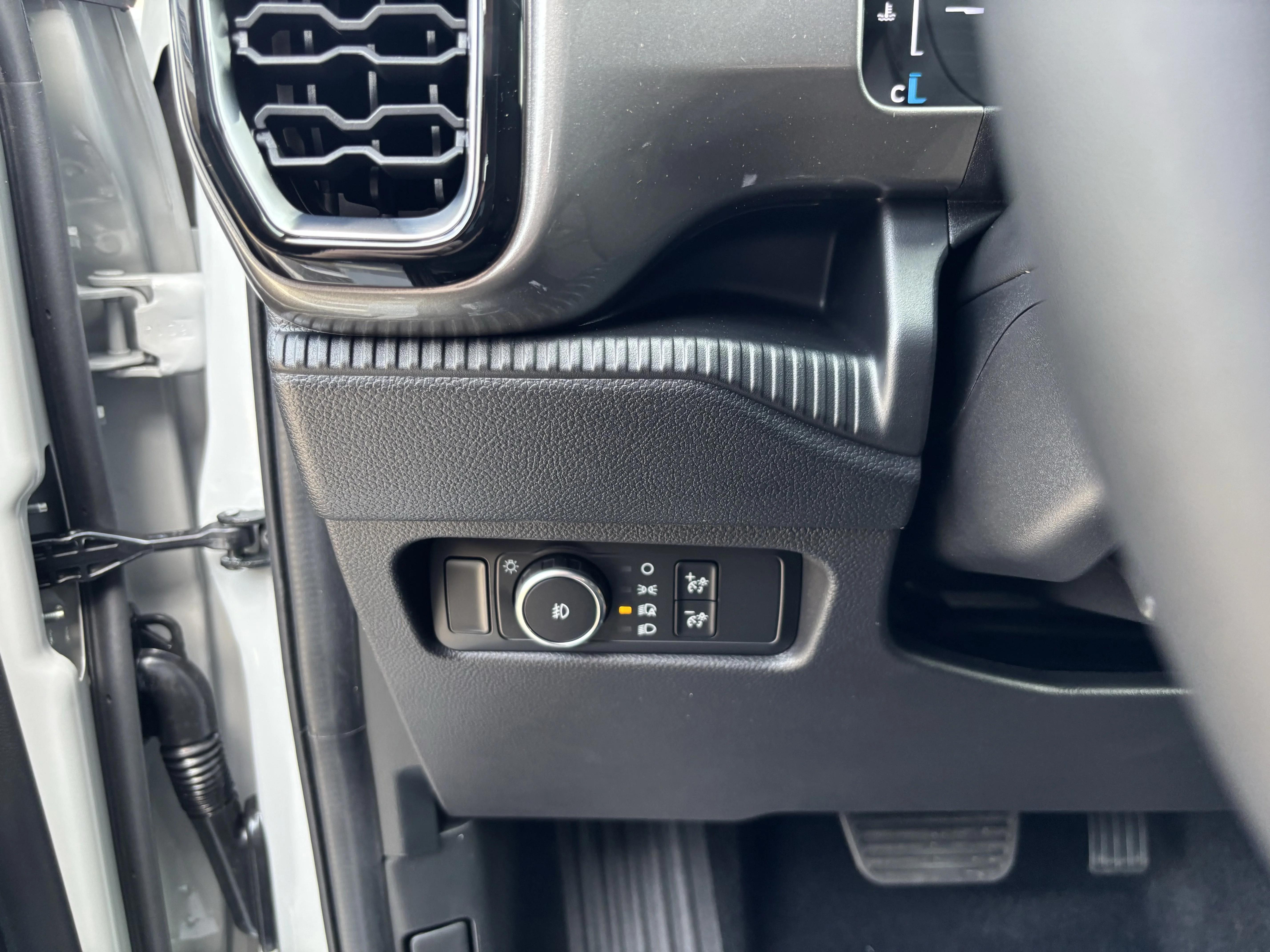 New 2026 Avalanche Ford XLT image 12