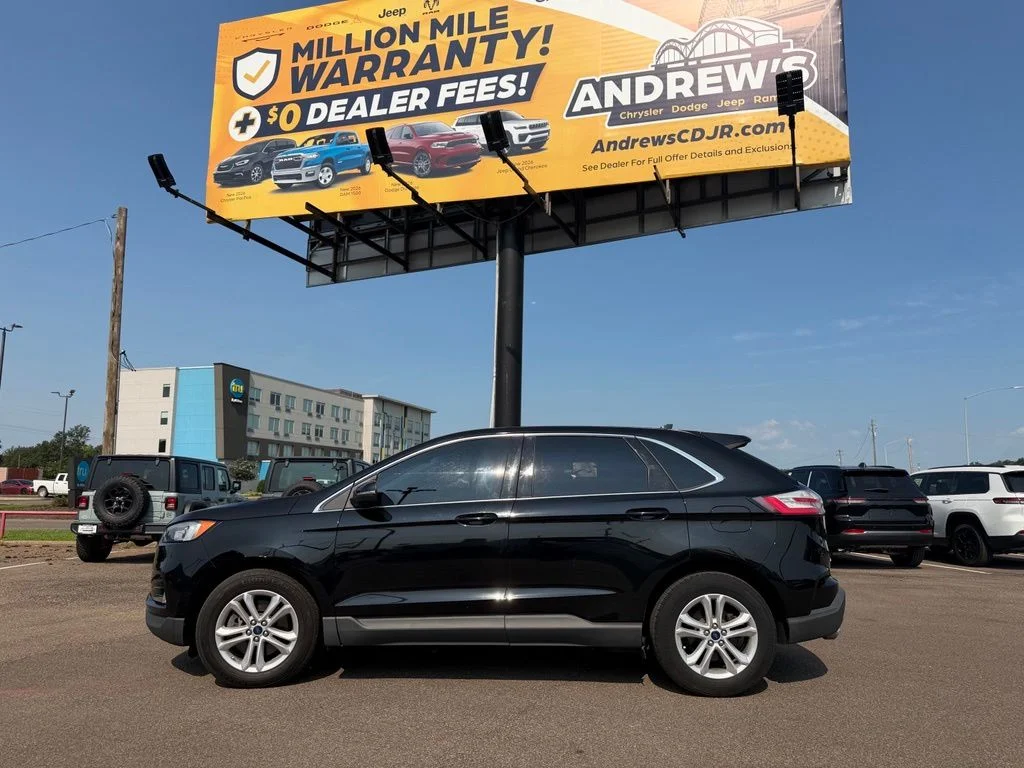 Used 2019 Black Ford SEL image 2