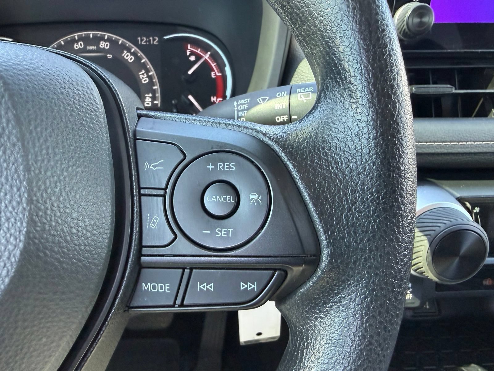 2025 Toyota RAV4 LE - Photo 19