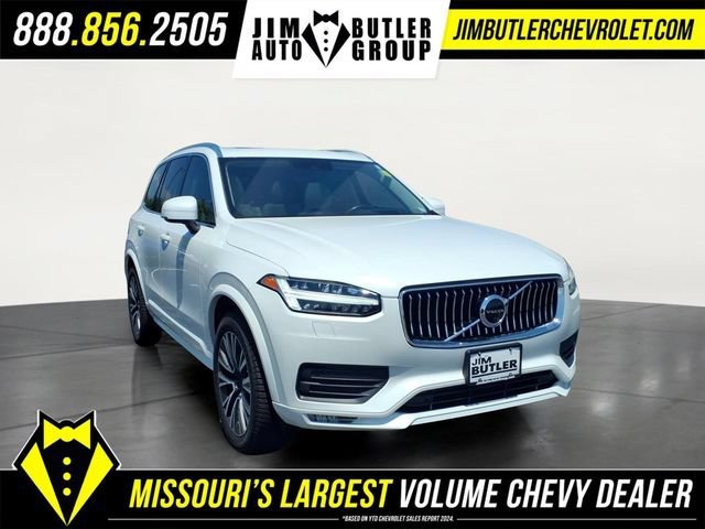 Used 2021 White Volvo T6 Momentum 7 Passenger image 25