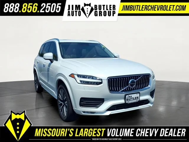 Used 2021 White Volvo T6 Momentum 7 Passenger image 25