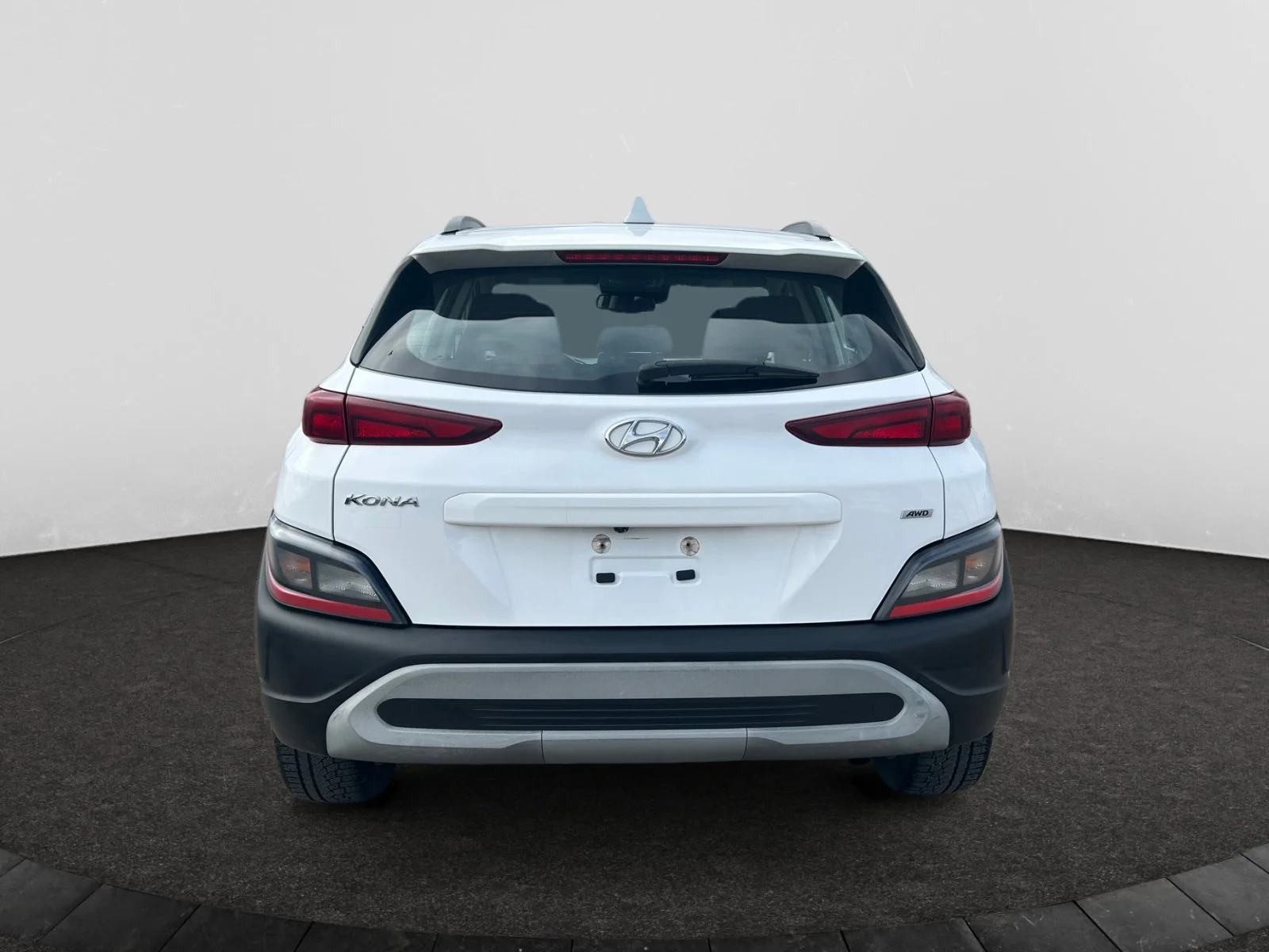 Used 2022 White Hyundai Preferred AWD image 4