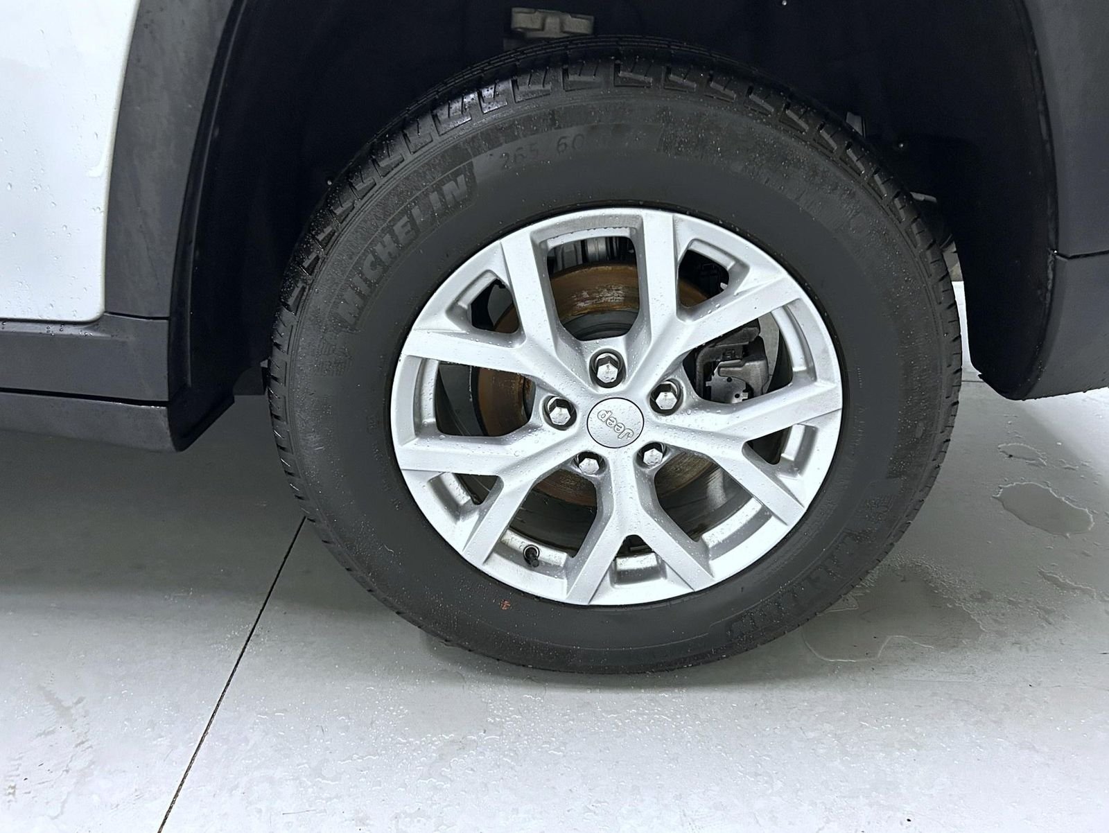 Used 2023 Silver Jeep Limited image 22